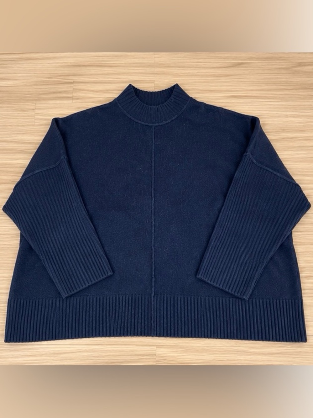 Simply Vera Vera Wang womenโs navy blue knit sweater, size XXL.